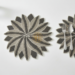 Elegantes Manteles Individuales de Tela Satinada con Cuentas Coloridas Hechos a Mano por NOORIMS AKBAR HANDICRAFTS, Manteles de Lujo Personalizables con Forma de Corazón - Product Image 4