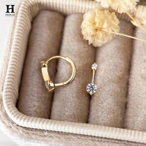 Pendientes Minimalistas de Oro de 14K con Dos Piedras, Tipo Huggie, con Diamantes Redondos Graduados, Pendientes Delicados de Línea Fina, Joyería Fina - Product Image 3