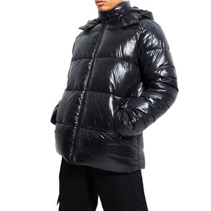 Veste bouffante à capuche avec logo personnalisé en gros pour hommes parka surdimensionné veste bouffante brillante à la mode pour l'hiver au design épais à bulles - Product Image 1