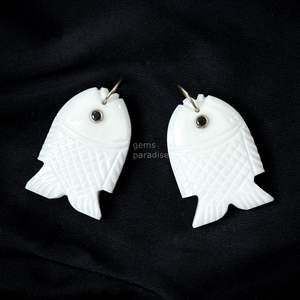 Colgante de pez de howlita AAA, collar de plata 925 hecho a mano con piedras preciosas, amuleto de cristal curativo tallado a mano, joyería de moda de lujo al por mayor - Product Image 3