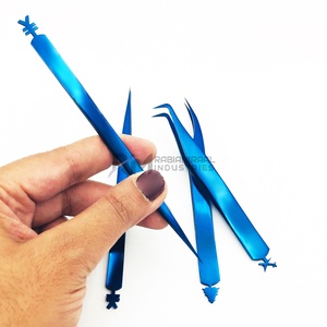 Pinzas para Pestañas de Acero Inoxidable RMI con Punta de Fibra, Color Azul Plasma, Pinzas para Volumen de Pestañas, Marca Privada, Agarre Fuerte y Duradero - Product Image 4
