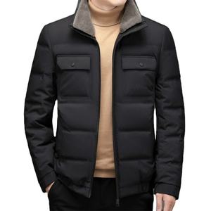 Veste matelassée noire personnalisée pour homme, col montant, fermeture éclair, poches avant, doublure en fausse fourrure, coupe-vent, hiver, décontractée, épaisse, en polyester - Product Image 1