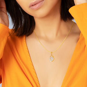 Pendentif en or jaune avec diamants ronds brillants cultivés en laboratoire pour femme, style luxueux pour un usage quotidien - Product Image 4