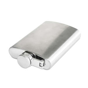 Kit de Embudo para Vino Moderno y Funcional que Incluye Dos Versátiles Frascos de Bolsillo de Acero Inoxidable, Provenientes Localmente de Taiwán - Product Image 4