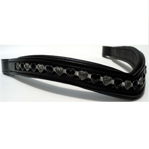 Brida de cuero de alta calidad para caballo con banda frontal de cristales en forma de corazón, acolchada con cuero suave, del fabricante. - Product Image 1