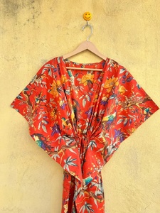 Robe pour femmes à imprimé floral, col en V, manches courtes, longueur genoux, tenue décontractée d'été, en viscose et coton tissé - Product Image 4