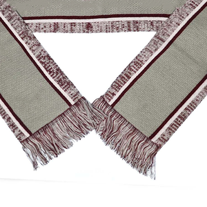 Conjunto Premium de Bufanda y Gorro de Invierno para la Hermandad Alabama A&M y Delta Sigma Theta DST - Tejido Jacquard Color Carmesí Crema, Regalo de Ropa Griega - Product Image 4