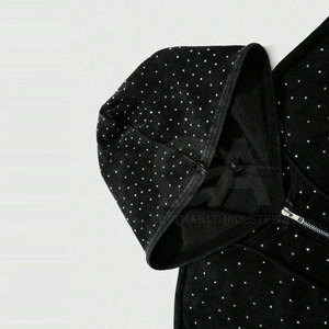 เสื้อฮู้ดดี้ตกแต่งสไตล์โมเดิร์นพร้อมงานศิลปะประดับด้วยคริสตัล วัสดุสวมใส่สบาย เสื้อผ้าลำลอง ผู้ผลิตขายส่ง - Product Image 4