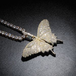 จี้สร้อยคอทองคำรูปผีเสื้อขนาดเล็ก Briva Jewels สำหรับผู้ชายและผู้หญิง สไตล์ฮิปฮอป ประดับเพชร CZ และมอสซาไนต์แบบเต็มเม็ด - Product Image 3