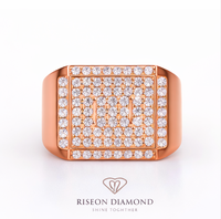 Bague signet pour homme de qualité supérieure, or rose 18 carats massif, sertie de diamants ronds cultivés en laboratoire, design contemporain audacieux, luxe.