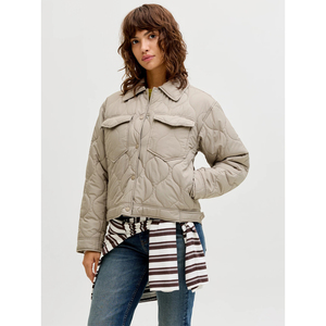Chaqueta de Invierno Acolchada para Mujer con Logotipo Personalizado, Chaqueta de Trabajo Acolchada Ligera, Chaqueta de Moda Urbana Cálida y de Gran Venta, OEM - Product Image 5