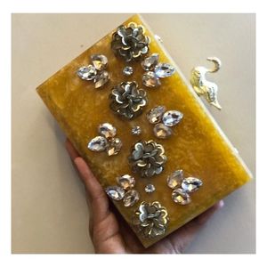 Sac de soirée pour femmes en résine de luxe, accessoire de mode en cristal artisanal pour soirée, pochette - Product Image 3