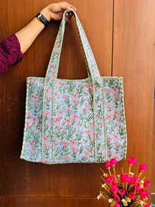 Bolso Tote Acolchado 100% Algodón de Exportación India, Bolso de Mercado con Estampado Floral Personalizado, Bolso de Hombro a Precio de Mayoreo - Product Image 2