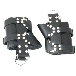 Paires de menottes de cheville en cuir avec boucles robustes et rembourrage confortable - Product Image 2