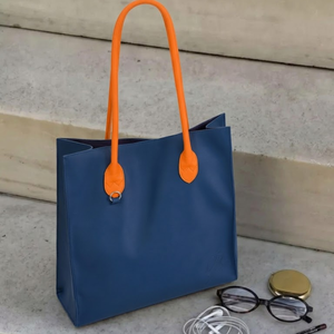 Sac fourre-tout en cuir PU bleu avec poignées d'épaule orange, fermeture à glissière et bouton - Sac à main tendance pour le quotidien, les voyages et les courses - Product Image 1