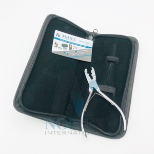 Alicates personalizados en forma de U de alta calidad, herramienta de extensión de cabello de acero inoxidable de grado quirúrgico, sostenible y personalizable - Product Image 3