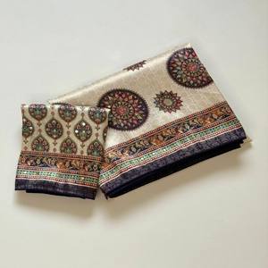 VASTRA COTTAGE Saree de Seda Pura Suave con Estampado Digital Posicionado y Trabajo de Espejo Original, con Blusa con Trabajo de Espejo - Product Image 1