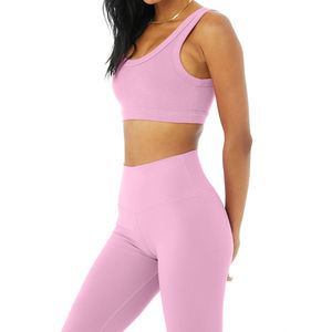 Ensemble de sport pour femme : Soutien-gorge de sport dos nu et leggings doux sans couture – Tenue de yoga et de fitness personnalisable - Product Image 2