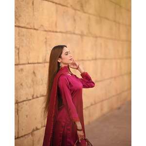 Hermoso conjunto de blusa de manga larga y pantalón con dupatta para fiestas, elemento de moda sencillo. - Product Image 4