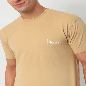 เสื้อยืดคอกลมแขนสั้นทรงปกติสำหรับผู้ชาย ยี่ห้อ Relevo ผ้าฝ้าย สีพื้น ระบายอากาศได้ดี สวมใส่สบาย พิมพ์ลายโลโก้ด้านหน้า - Product Image 6