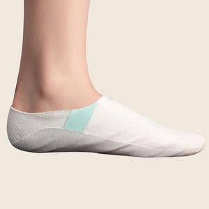 Masque pour les pieds en non-tissé SALM MOA, facile à utiliser, pack OEM ODM, lissage des talons, peeling, hydratation intense pour le soin de la peau à domicile, traitement du sud - Product Image 1