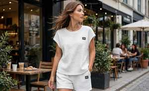ONETEN APPARELS ชุดเซ็ต 2 ชิ้นสำหรับผู้หญิง เสื้อคอกลมแขนสั้นและกางเกงขาสั้น ชุดลำลองสำหรับฤดูร้อน - Product Image 3