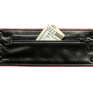 Bracelet en cuir noir, design à trois boutons, logo embossé, ajustement réglable, accessoire de mode - Product Image 4