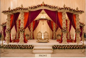 Mandap de madera de diseño exquisito para bodas jaines, elegante mandap de madera con cortinas moradas y naranjas para decoración de bodas en EE. UU. - Product Image 2
