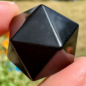 Cube de whisky en obsidienne noire de haute qualité, en forme d'icosahédon, pierre naturelle sculptée, cristal de guérison Reiki, pierre précieuse, grossiste en pierres précieuses - Product Image 4