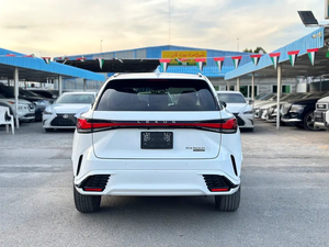 รถยนต์มือสอง LEXUS ปี 2024 รุ่น RX Series RX 500h F Sport SUV 2499 ซีซี 5 ที่นั่ง ไฮบริด 399 แรงม้า 4 สูบ เกียร์อัตโนมัติ พวงมาลัยซ้าย - Product Image 2