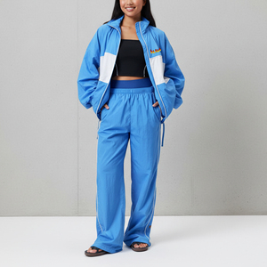 Ensemble de survêtement coupe-vent décontracté pour femme avec veste et pantalon assortis pour les aventures sportives en plein air - Product Image 4