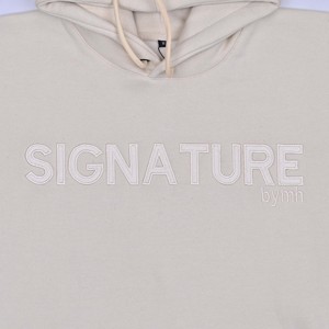 เสื้อฮู้ดดี้สีครีมลายเซ็น ผู้ชาย ทรงปกติ ผ้าฝ้ายเฟรนช์เทอร์รี่ สวมใส่สบาย โลโก้ปักนูน ดีไซน์กระเป๋าเสื้อ - Product Image 3