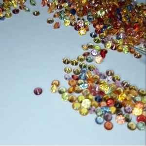 พลอยแซฟไฟร์ธรรมชาติทรงกลมเจียระไน  ขนาดมาตรฐาน  ไม่ผ่านการปรับแต่ง  พร้อมใบรับรอง  พร้อมสำหรับการฝังในเครื่องประดับ - Product Image 2