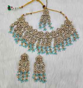 Magnifique ensemble de collier de mariée traditionnel indien en laiton poli au design le plus récent, Maang Tikka, pour mariages et cadeaux festifs - Product Image 1