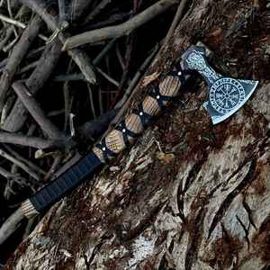 ขวานไวกิ้งเหล็กกล้าคาร์บอนสูงคุณภาพสูง ผลิตด้วยมือ ขายตรงจากโรงงาน สำหรับการตั้งแคมป์กลางแจ้งและการเอาชีวิตรอด พร้อมปลอกหนัง - Product Image 6