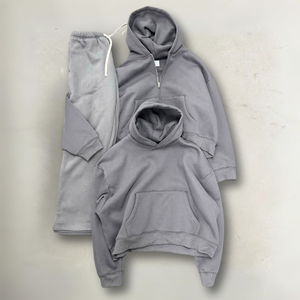 Conjunto de Sudadera con Capucha y Pantalones de Chándal Estilo Urbano, Personalizado, Oversize, con Efecto Desgastado, Liso, de Corte Cuadrado y Corto - Product Image 1