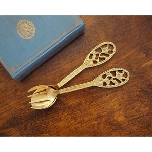 Golden Aluminum Customizable Salad Servers Set With Floral Design Metal Utensils For Serving Salads - Product Image 3