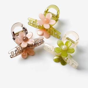 Pince à cheveux fleurie en plastique acrylique avec perles, style mignon, taille moyenne 8 cm, pour femme au quotidien - Product Image 5