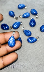 Colgante de Plata con Zafiro Azul Natural de 6 Rayos, Forma de Pera, Hecho a Mano, Joyería de Zafiro Azul de Alta Calidad - Product Image 1