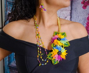 SUPER SOLDE : Collier vintage perlé Huichol avec marguerites Gerbera pour anniversaire, Noël, mariage - Product Image 3