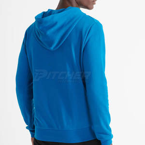 เสื้อฮู้ดซิปดีไซน์มินิมอลสำหรับผู้ชาย พร้อมการปิดซิปที่เรียบเนียนและดีไซน์ทันสมัยสไตล์ลำลอง - Product Image 2