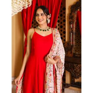 Ensemble de costume en mousseline de soie rouge taille XS pour femmes Amaira - Product Image 6