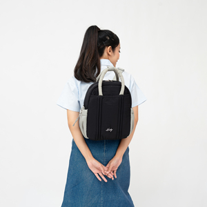 Mochila Lady Puffy de Material Tipo Paracaídas con Cierre de Cremallera, Correa Ajustable y Diseño de Bolsillos Funcionales para Uso Diario - Product Image 1