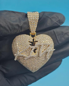 Colgante de Corazón Totalmente Cubierto de Diamantes con Moissanita, Chapado en Oro de 18K, Corte Brillante Redondo, Amuleto de Lujo Unisex - Product Image 1