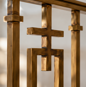 Rampe en métal géométrique à motifs croisés avec finition bronze pour escaliers modernes, balustrade de balcon et balustrade décorative - Product Image 2