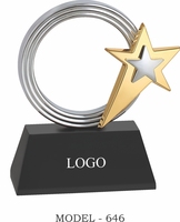 Trofeo Corporativo Personalizado con Diseño Atractivo, Fundición a Presión en Metal y Acabado Cromado para Eventos Empresariales Anuales y Premios Deportivos