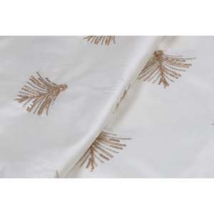 Tissu à paillettes, broderie florale blanche, satin Malai, 58 pouces de large, garniture à paillettes dorées - Product Image 1