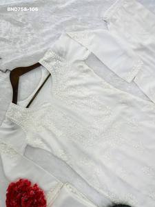 Conjunto de Plazzo-Kurta y Dupatta de Muselina con Bordado de Hilo de Algodón Blanco para Uso Ocasional, Proveedor de Moda Femenina de Surat - Product Image 5