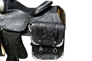 Sac de selle en cuir de buffle 100% fait main et sculpté à la main pour utilisation équestre ou moto style western, couleur/logo/taille personnalisables, accessoires en acier inoxydable - Product Image 2