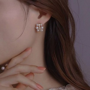 Boucles d'oreilles en perles de mode pour seniors de Zhuji, incrustation de perles d'eau douce multi-perles avec un design élégant, nouveau produit en gros - Product Image 4